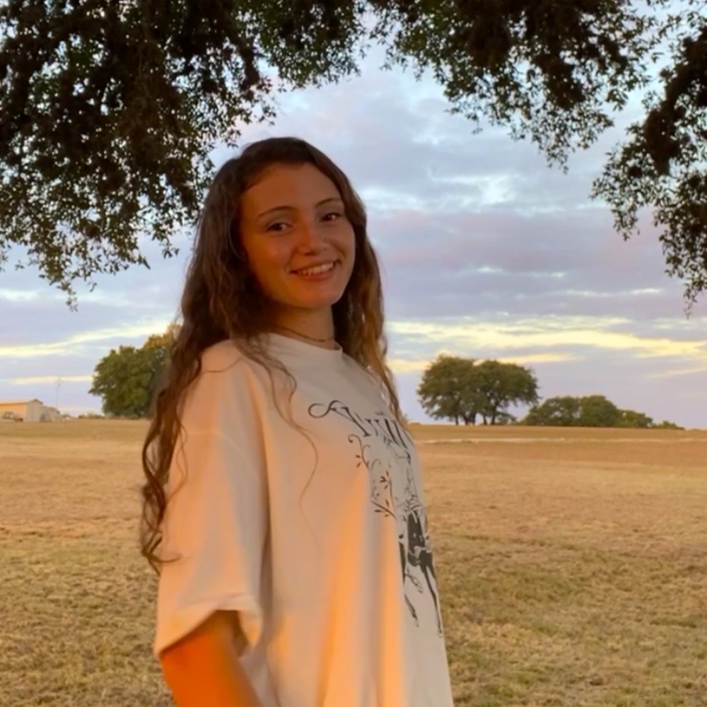 Meet your Posher, Stella